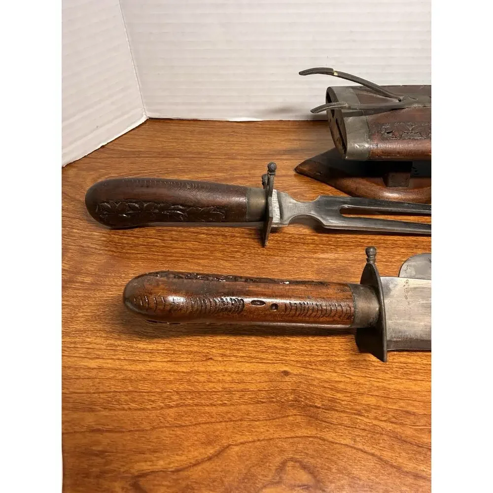 Case vintage carving